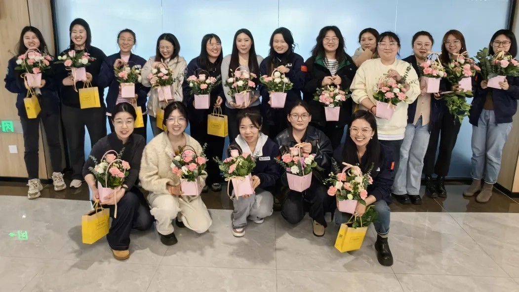 一路生花 开放青春 | 人生就是博官网进行第二届花艺沙龙活动